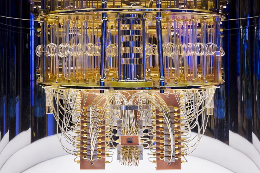 foto dell'interno dell'IBM Quantum System One presentato al CES 2020